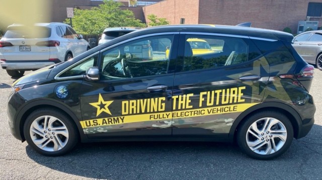 â€œOff the Gridâ€ demo and electric vehicles at the Armyâ€™s 248th birthday festival